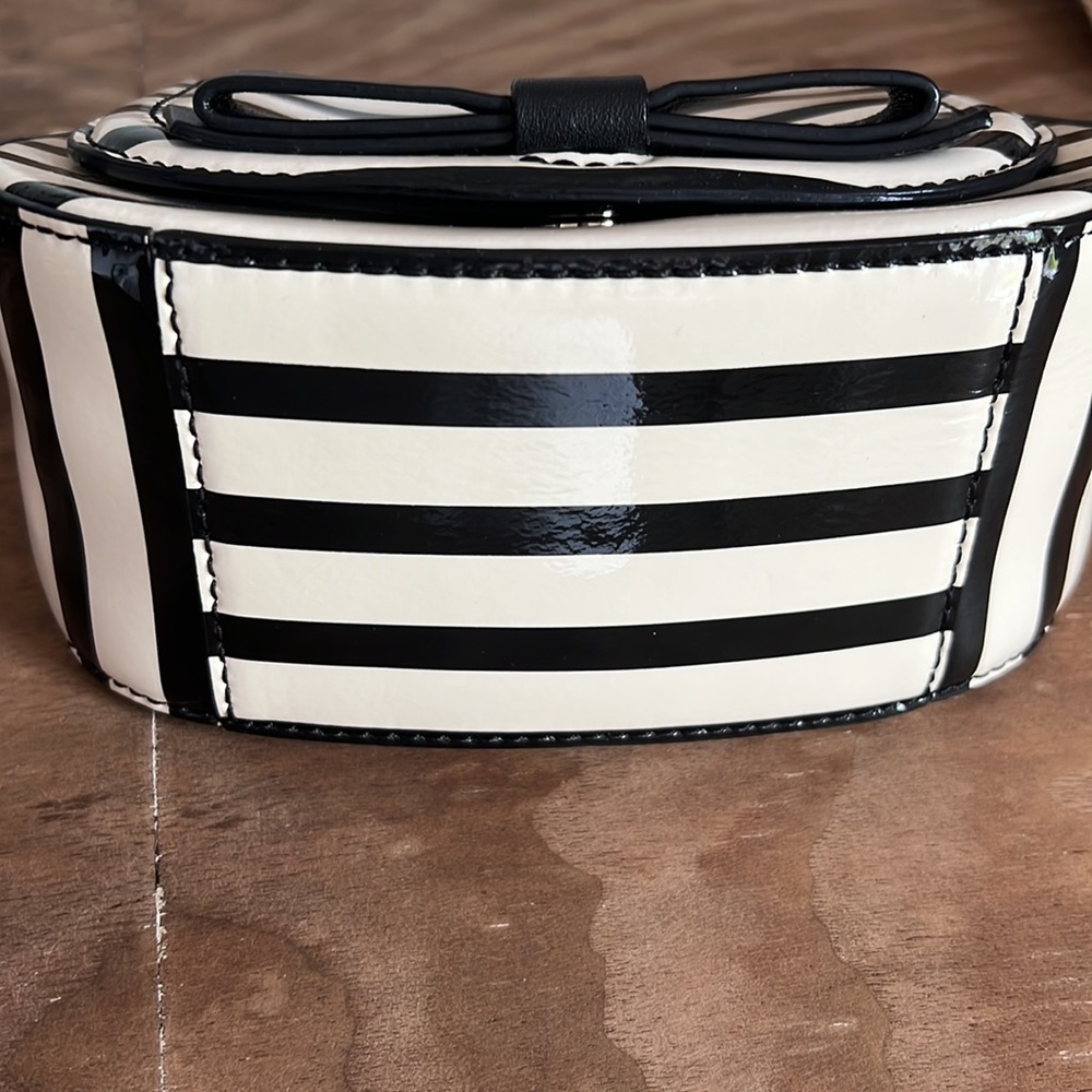 Kate Spade Purse - Picture 8 of 9